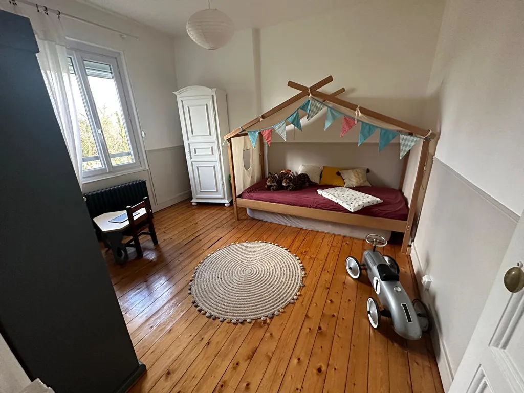 8-toaline maja asukohas Le Raincy