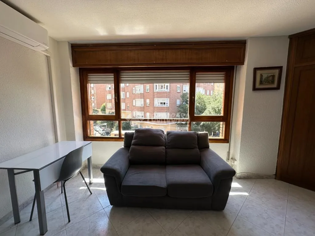 Elutuba - Studio Flat with Central Heating in Chamberí