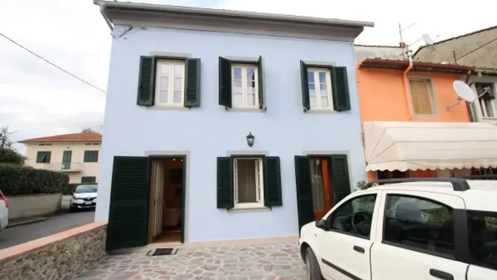 Välivaade - Rear-Access Terraced House in Lucca
