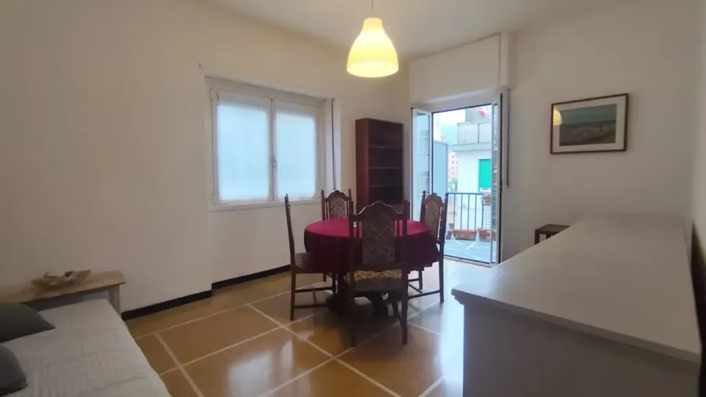 Salle à manger - Armed Trilocale with Balcony in Rapallo