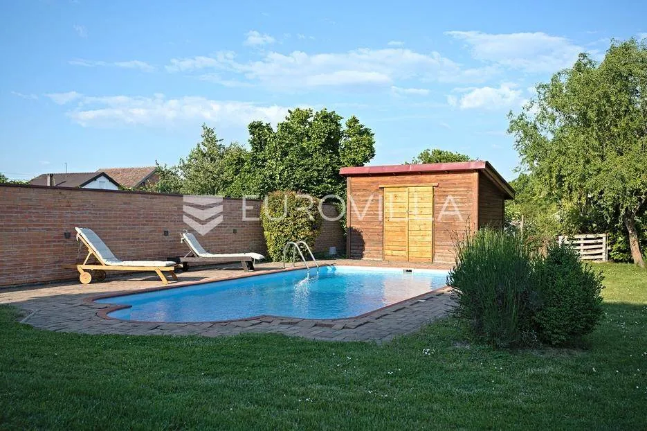 Bassein - Traditional House with Pool in Bilje