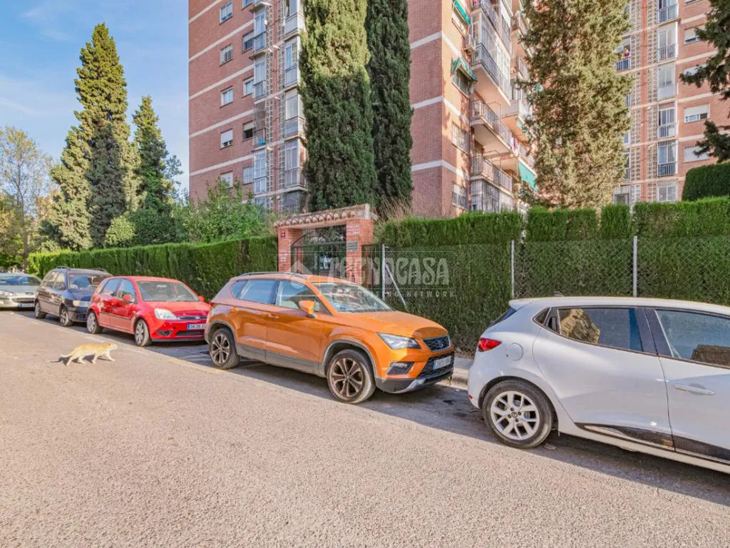Extérieur - Four-Bedroom Flat with Terrace in Cartuja