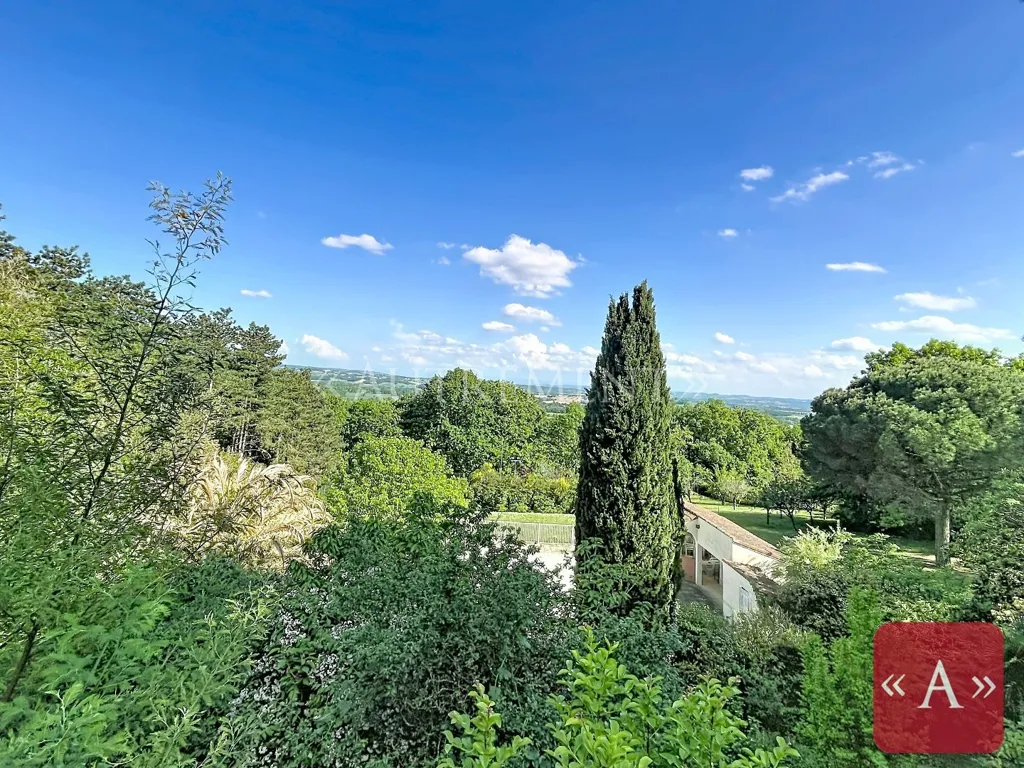 Aed - Architectural House with Panoramic Park View