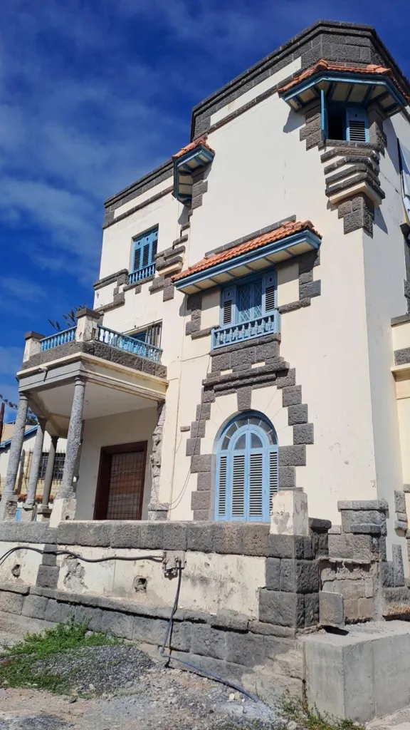 Välivaade - Historic Chalet with Pool in Ciudad Jardín