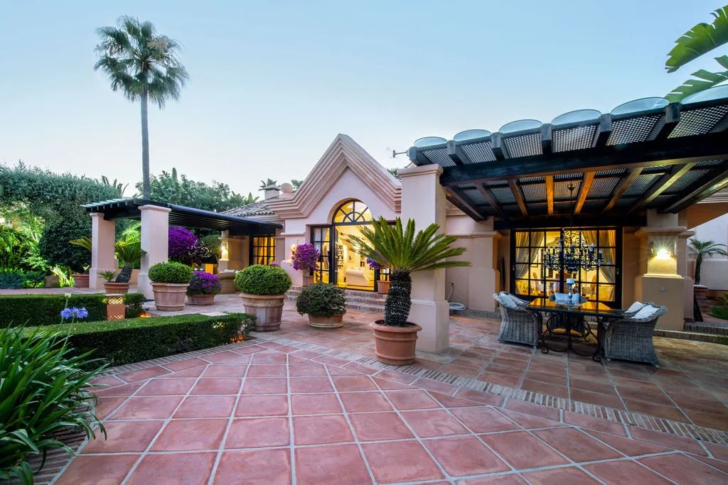 Jardin - Luxury Villa with Infinity Pool in Sierra Blanca