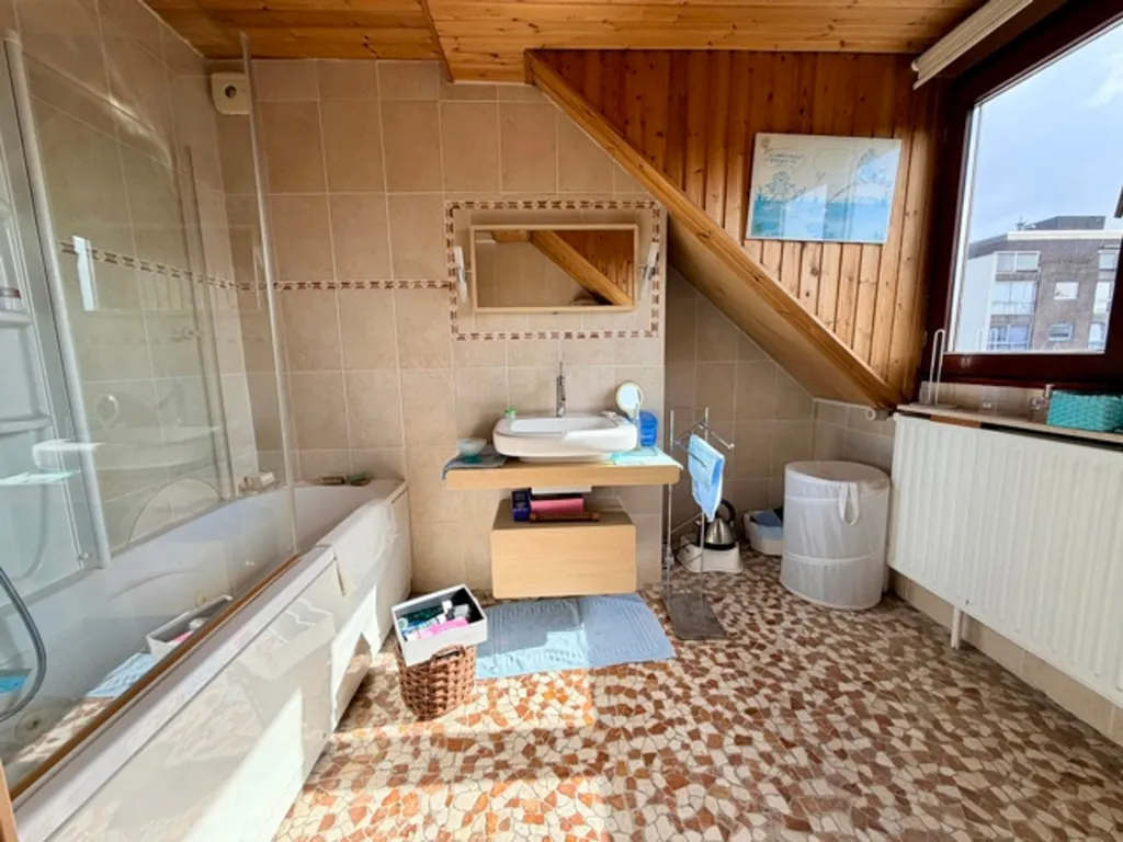 Salles de bain - Duplex avec Volumes et Lumière à Sint-Agatha-Berchem