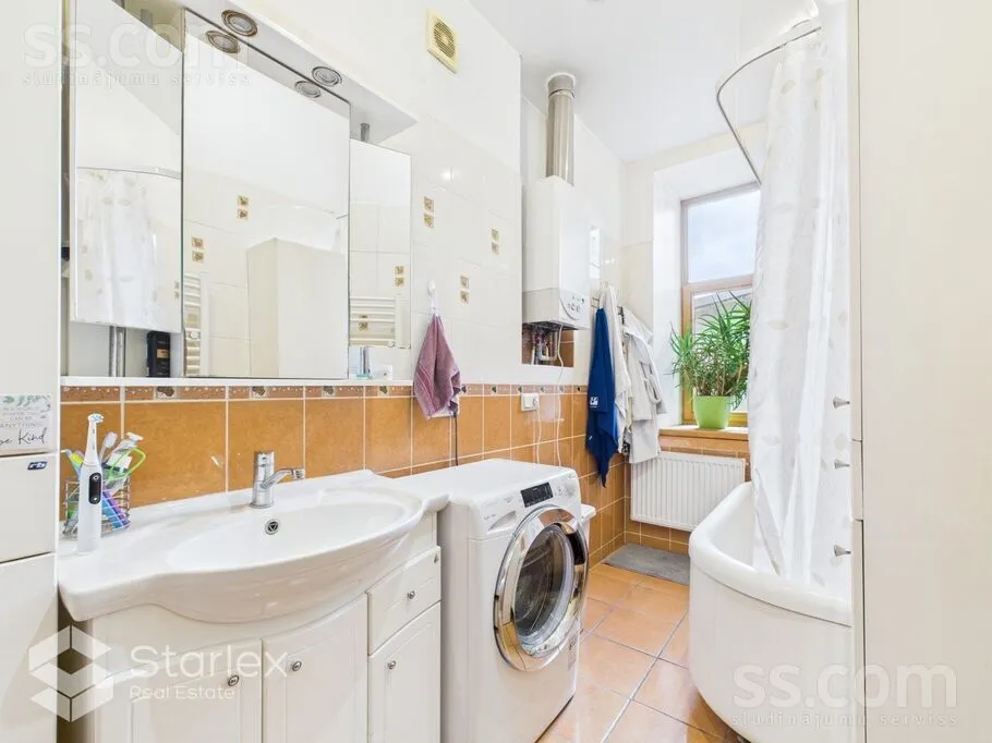 Appartement 4 pièces à Rīga