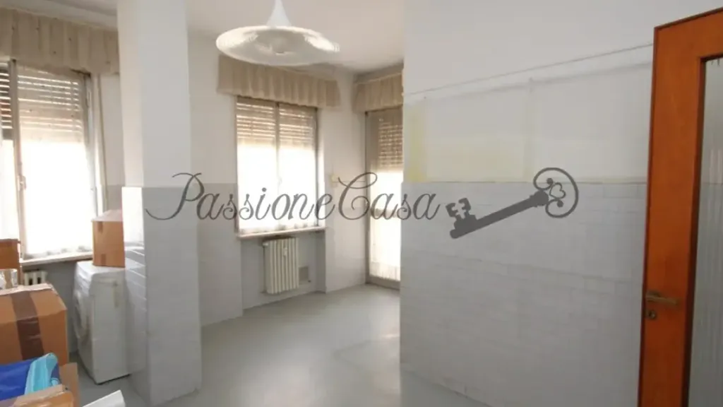 Bureau - Bright Apartment with Balcony in Vigevano Centre