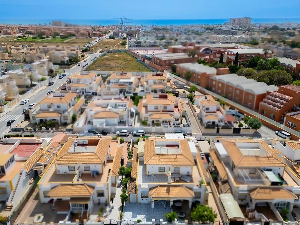 Vue aérienne - Semi-Detached House with Pool in Torrevieja