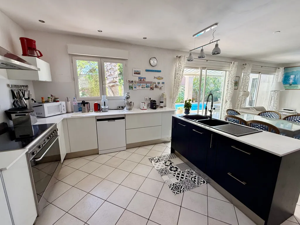 Cucina - Luxury Villa with Pool in Vendargues