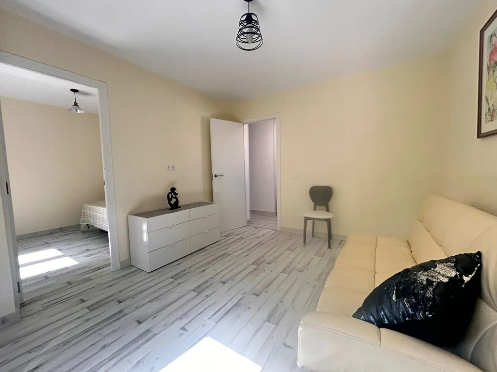 Chambres - Renovated Apartment with Terrace in Urban Centre