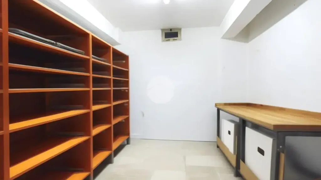Pièces - Four-Room Apartment with Balcony in Lucera