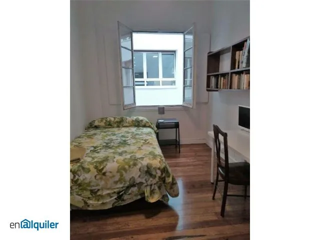 Magamistoad - Furnished Flat with Balcony in Gros