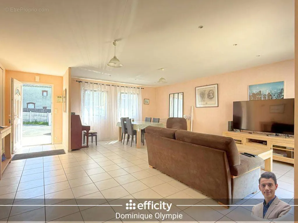 Elutuba - Spacious House with Sea View in Binic
