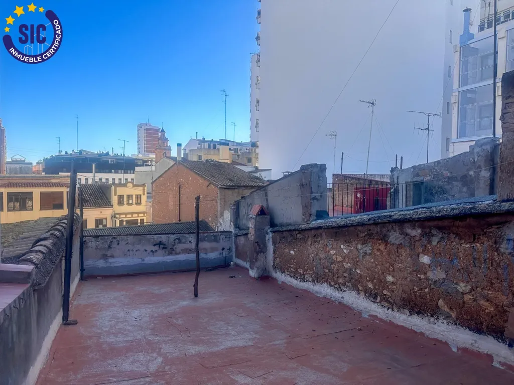 Terrasse - Three-Storey House for Restoration in Castellón Centre