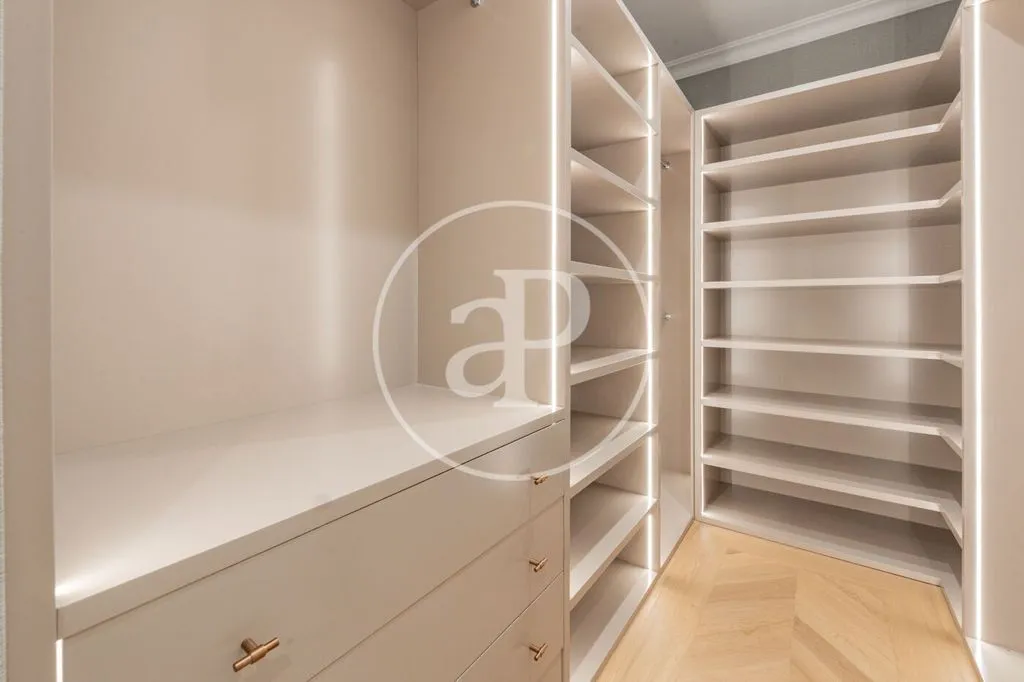 Stanze - Refurbished Flat with Balcony in Chueca, Madrid