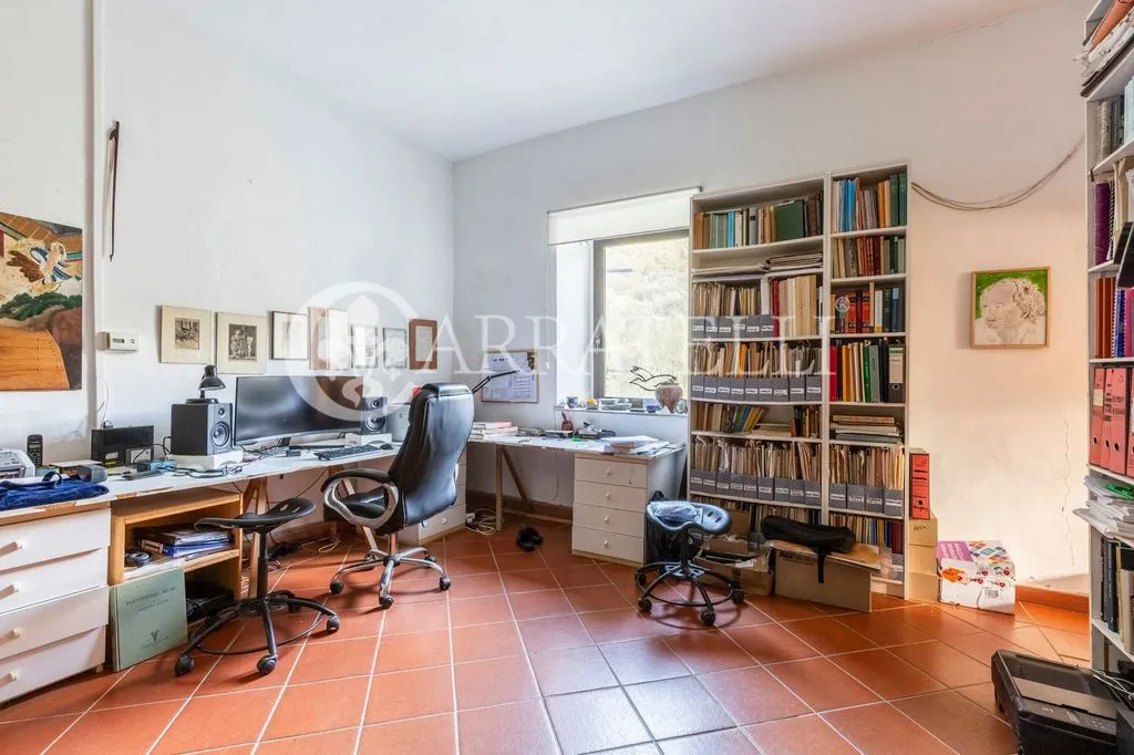 Bureau - Luxury Villa with Panoramic Pool in Laterina