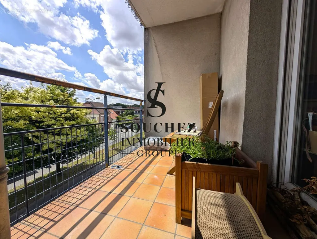 balcony