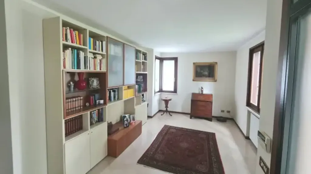 Kabinet - Villa with Garden and Terrace in Curtatone