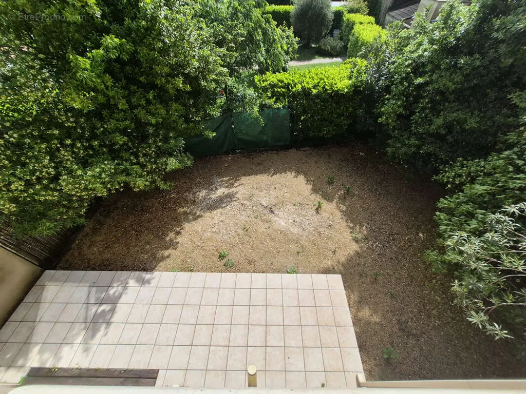 Aed - Villa with Terrace near Village Centre