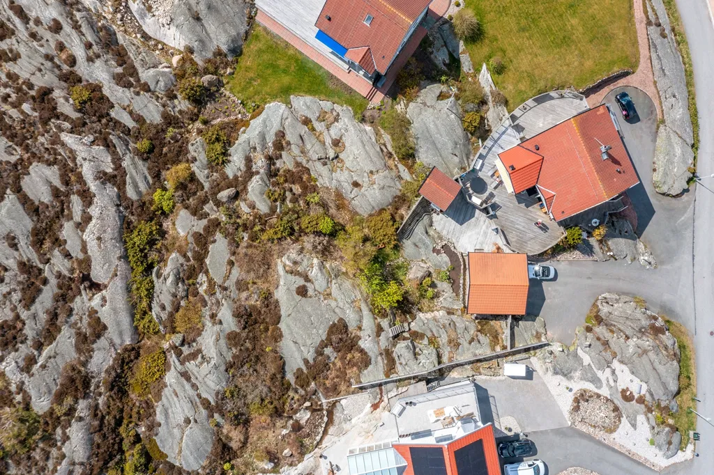 Seaside Plot with Garage in Nötö