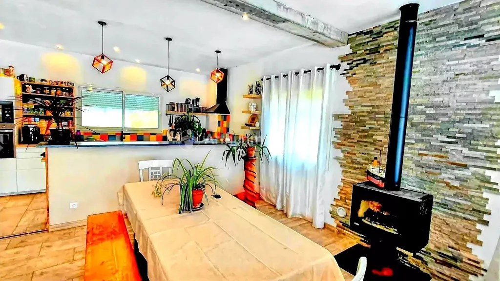Salle à manger - Villa Moderne au Calme avec Jardin à Burlats