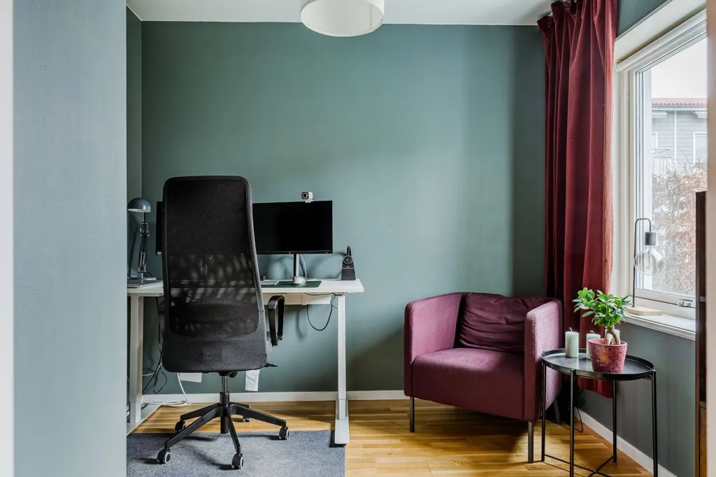 Bureau - Apartment with Balcony in Borlänge