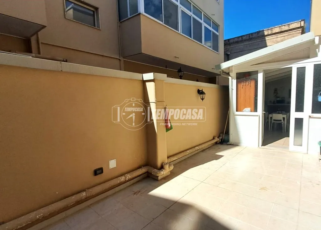 Aed - Fully Renovated Apartment with Terrace in Adelfia