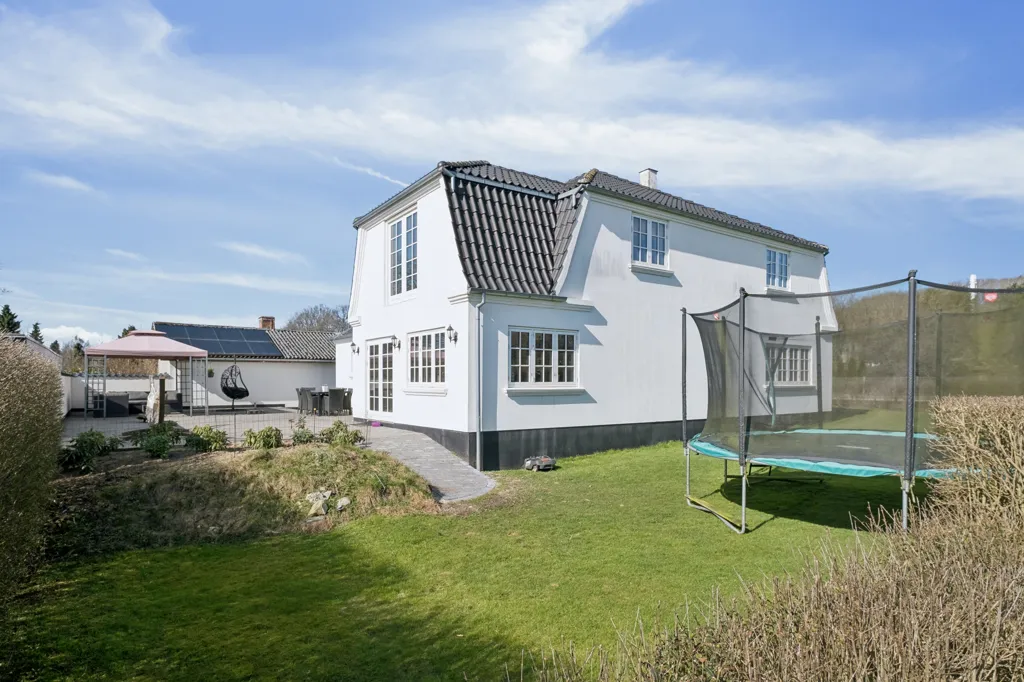 Jardin - Patrician Villa with Solar Panels in Laurbjerg