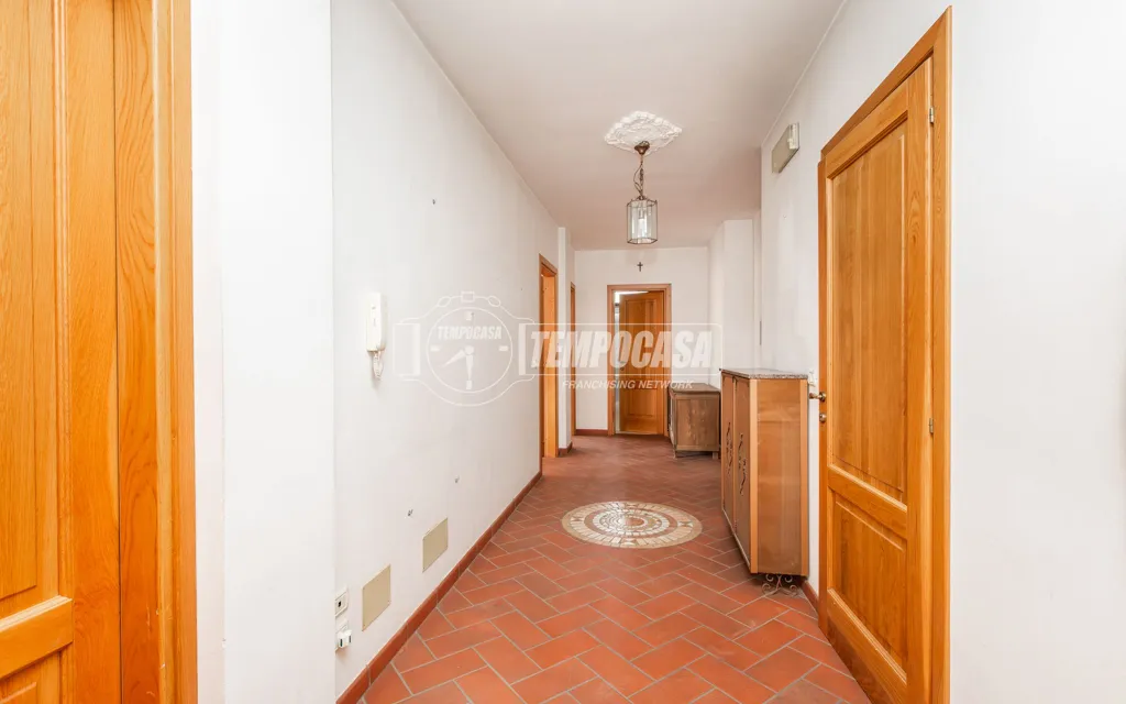 Esik - Bifamiliar Villa with Private Garden in Caprie