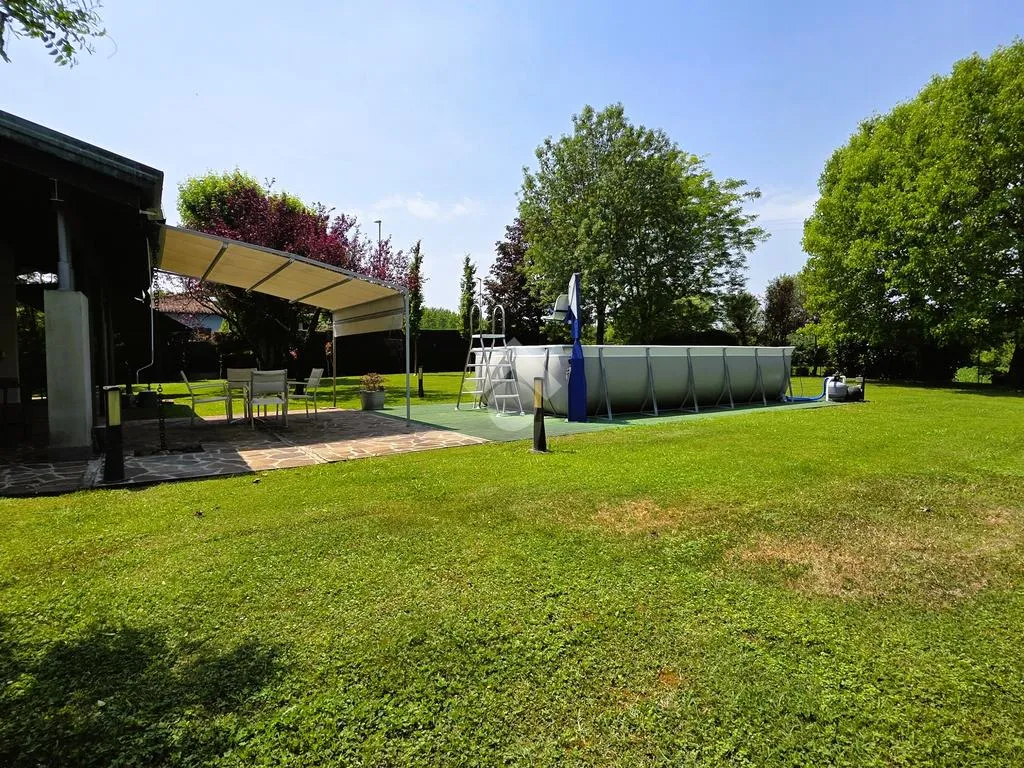 Aed - Villa with Private Park in Borgoforte