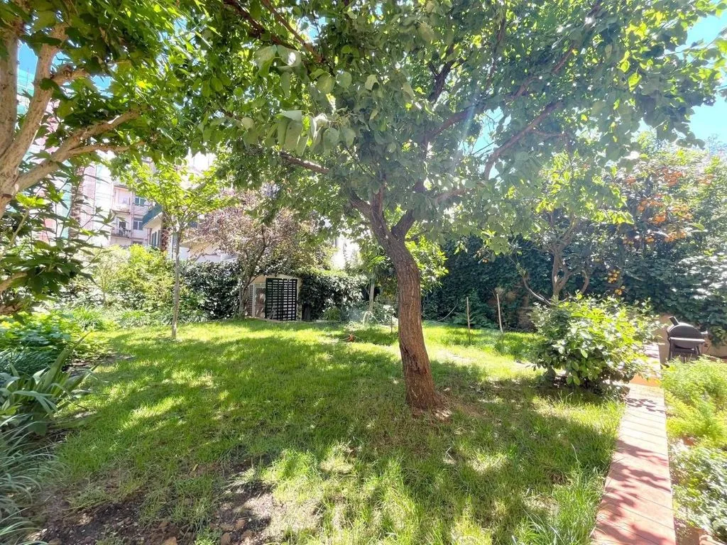 Aed - Luxury Flat with Private Garden in Florence