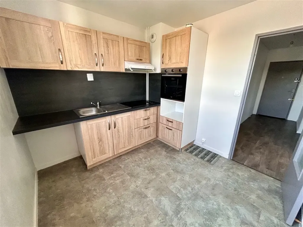 Cuisine - Appartement 2 Pièces dans Copropriété Sécurisée à Limoges