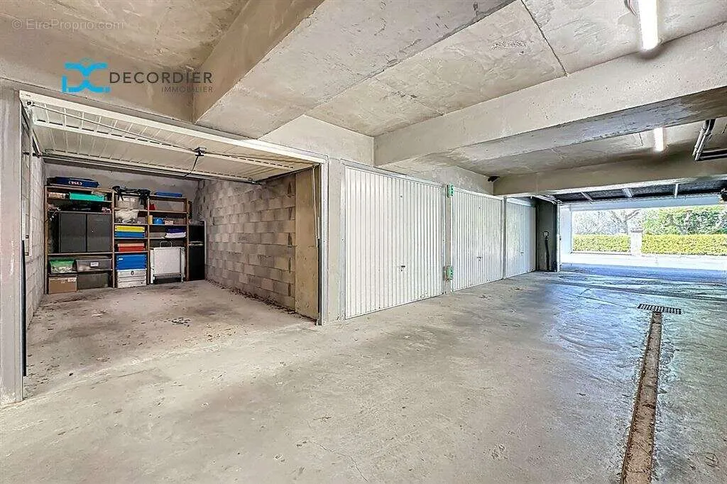 Garage - Appartement avec Balcon proche Embarcadère à Evian-les-Bains