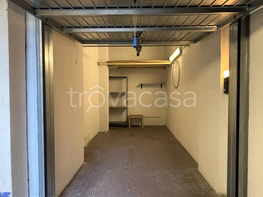 Garaaž - Apartment with Terraces in Turin