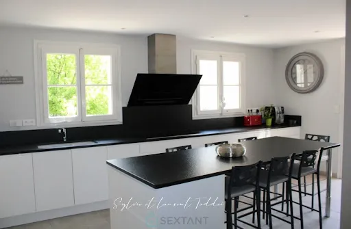 Kitchen - Luxury Manor with Pool in Bordeaux Region