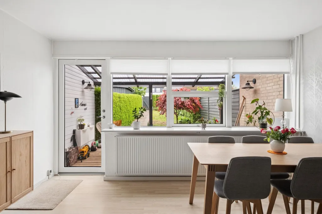 Salle à manger - 1960s Brick Row House in Aalborg SØ