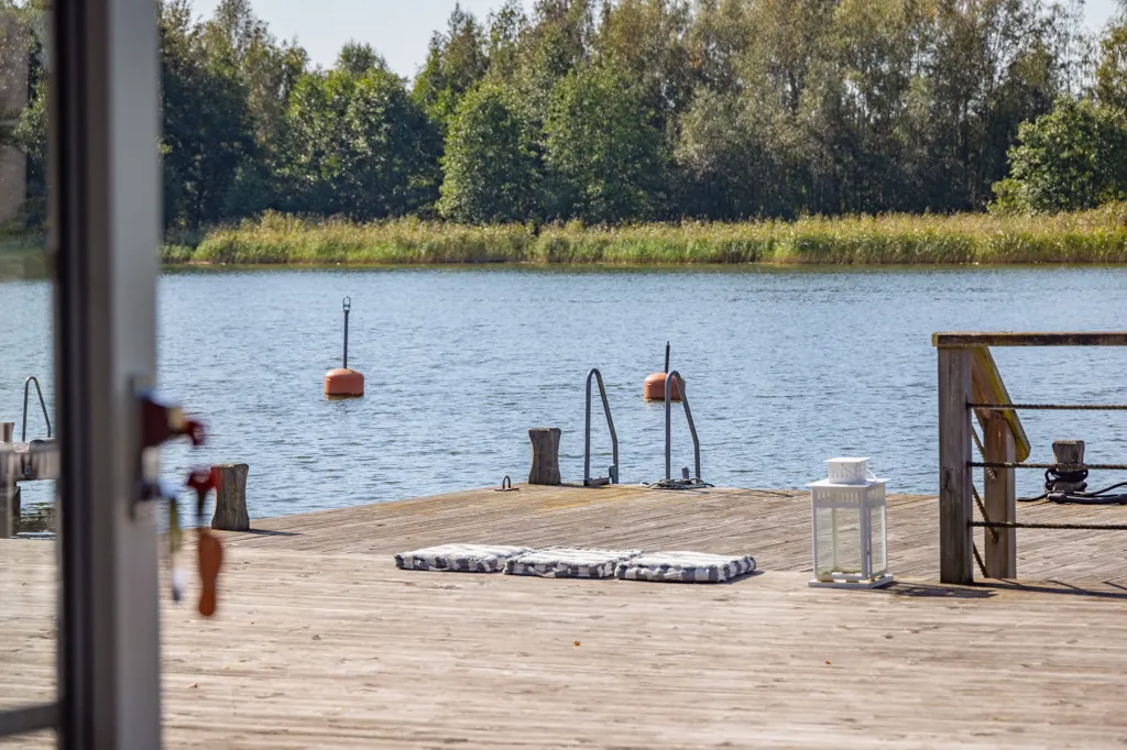 Terrass - Strandtomt with Marina in Österskär