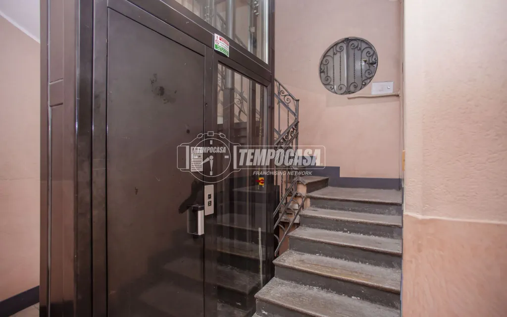 Stanze - Three-Bedroom Apartment in Historic Building, Milan