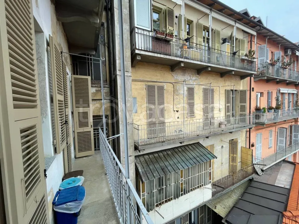 Balcon - Rustic Apartment with Balcony in Cuneo