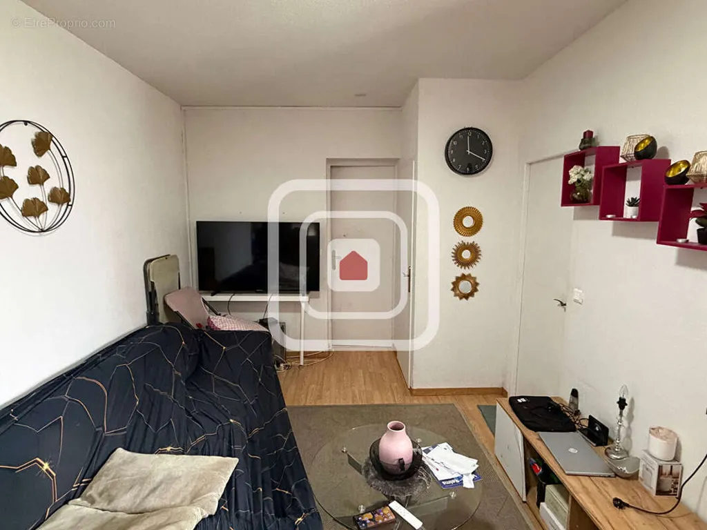 Séjour - Appartement T2 dans Petite Copropriété à Luton
