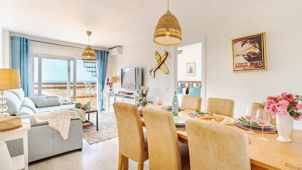 Sala da pranzo - Penthouse with Panoramic Views in Casares Playa
