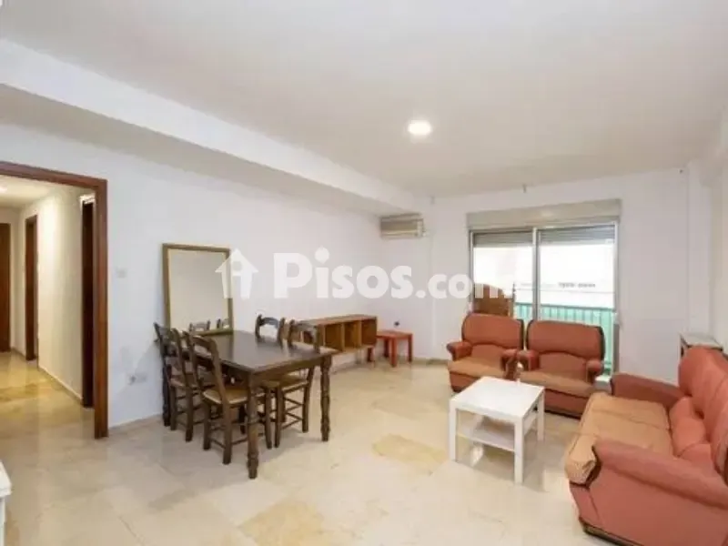 Soggiorno - Student Flat with Balcony in Pedro Antonio de Alarcón