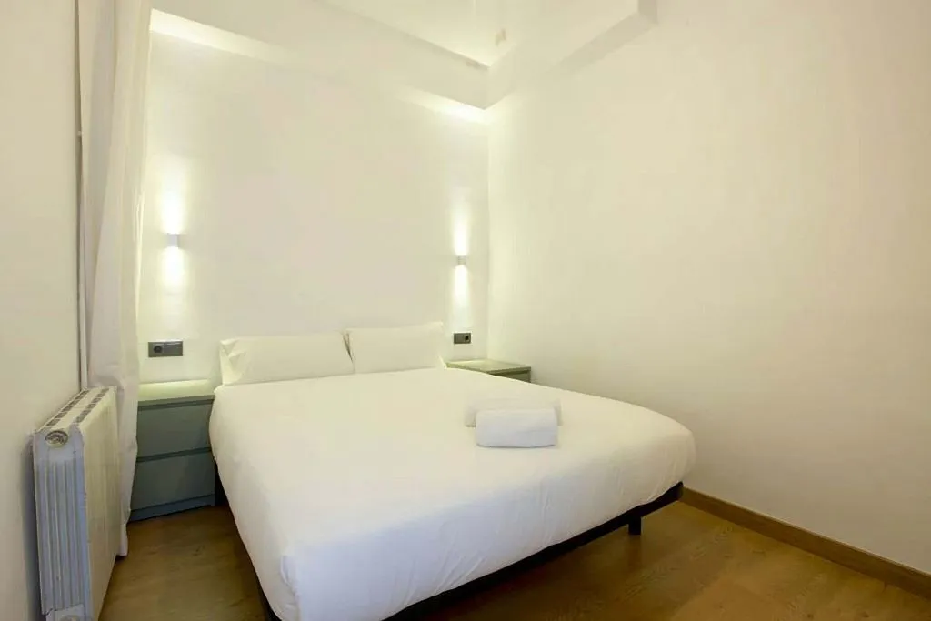 Magamistoad - Furnished Apartment with Central Heating in El Camp de l'Arpa del Clot