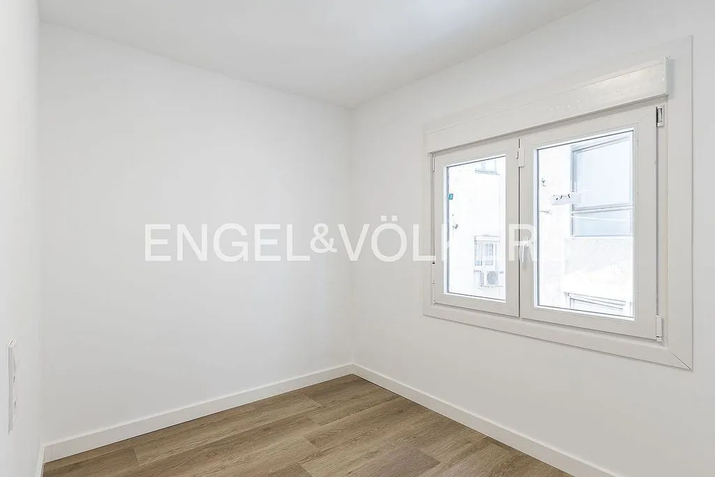 Pièces - Apartment with Balcony in Collblanc, Barcelona