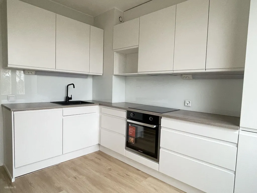 Cuisine - Modernised Apartment with Balcony in Hervanta, Tampere