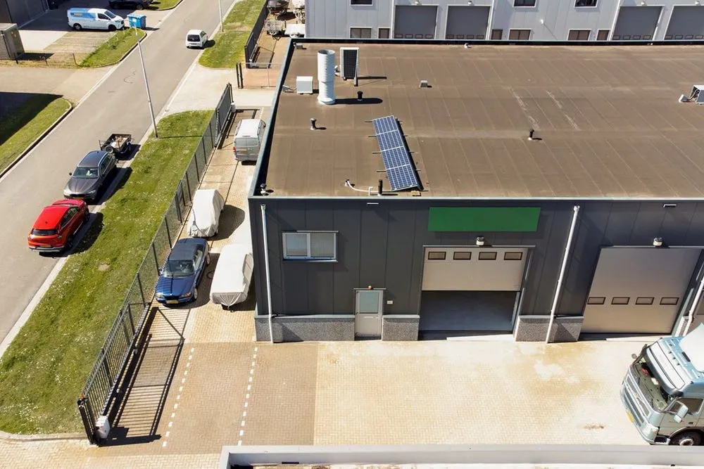 Õhuvaade - Commercial Unit with Secure Outdoor Space in Strijen