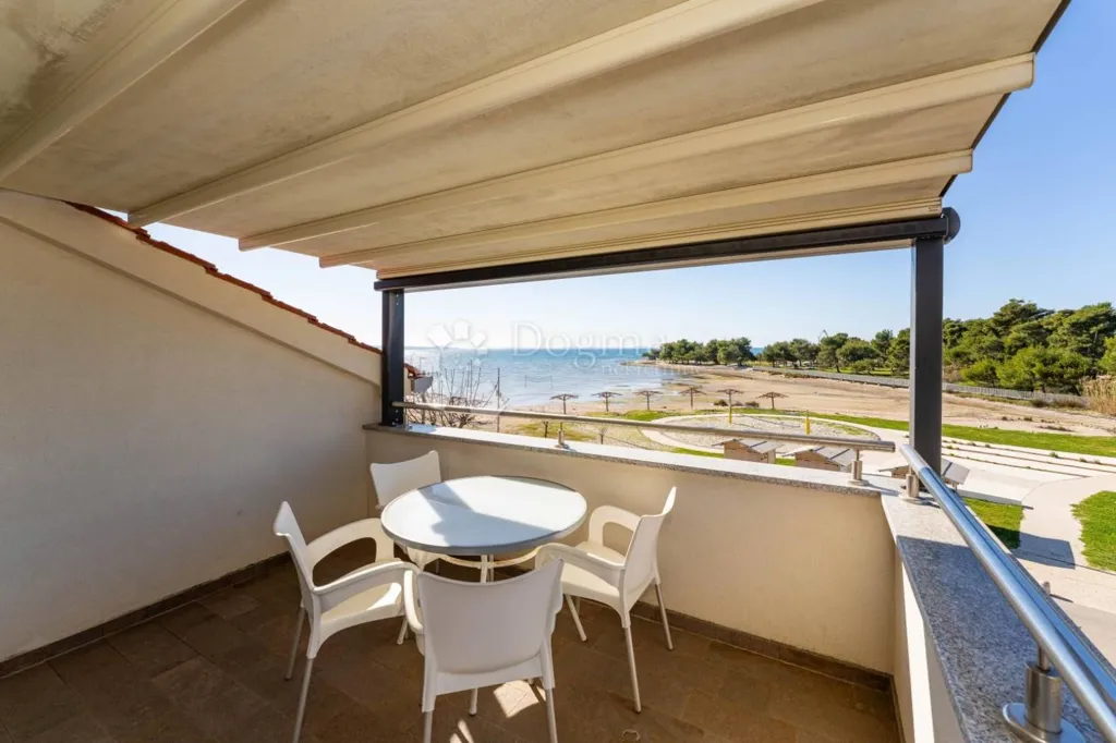 Terrazza - Modern House with Sea View in Zaton, Nin