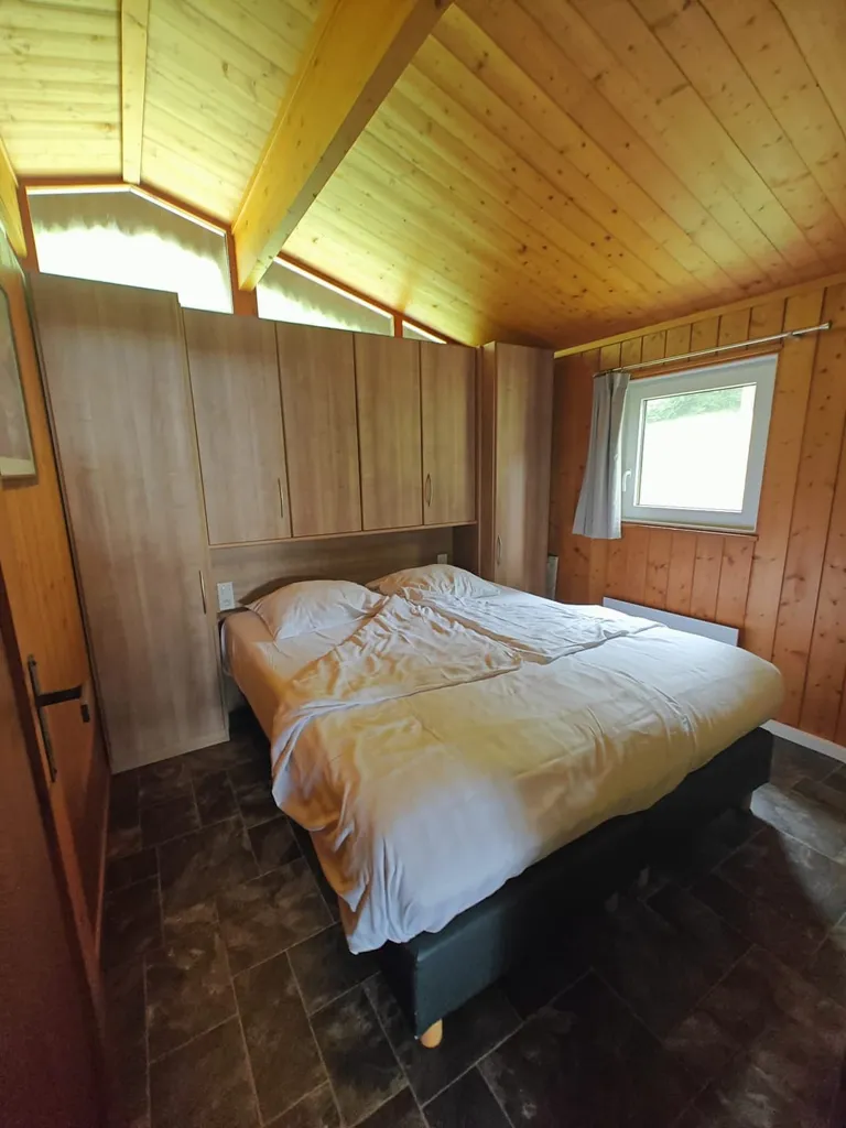 Chambres - Chalet avec Vue dans le Parc Vallee les Etoiles à Hastière