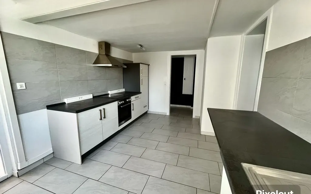Cucina - Two-Let Apartment Complex in Dalhunden